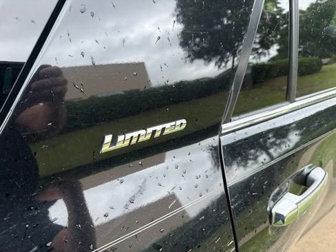 Used 2015 Toyota 4Runner Limited AWD/4WD image 4