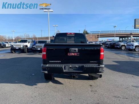 Used 2016 GMC Sierra 2500 Denali w/ Duramax Plus Package image 6