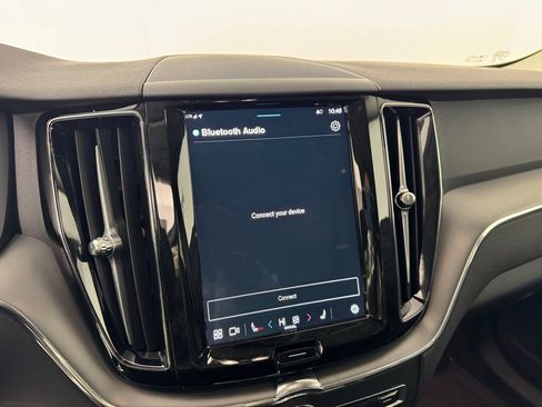 Used 2024 Volvo XC60 B5 Core image 15