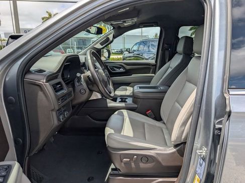 Used 2022 Chevrolet Suburban LT w/ Luxury Package image 10