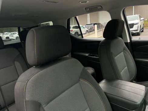 Used 2021 Chevrolet Traverse LT image 34