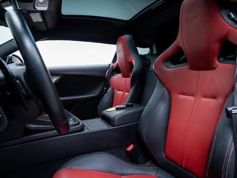 Used 2015 Jaguar F-TYPE R RWD image 16