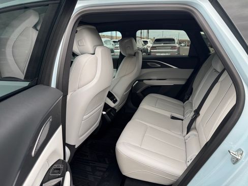 Used 2025 Cadillac Lyriq Sport AWD/4WD image 17