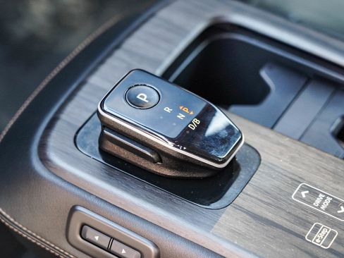 Used 2024 Nissan Ariya AWD image 27