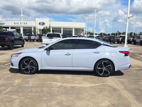 Used 2023 Nissan Altima 2.5 SR FWD image 7