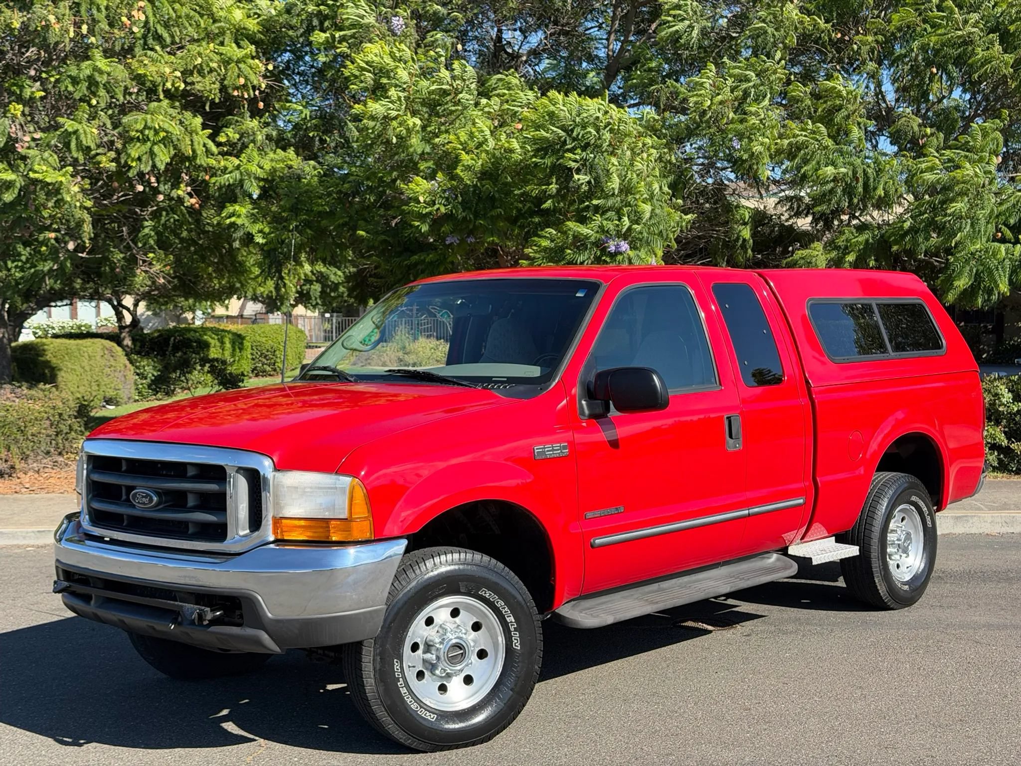 Used 2000 Ford F250 4x4 SuperCab Super Duty image 1