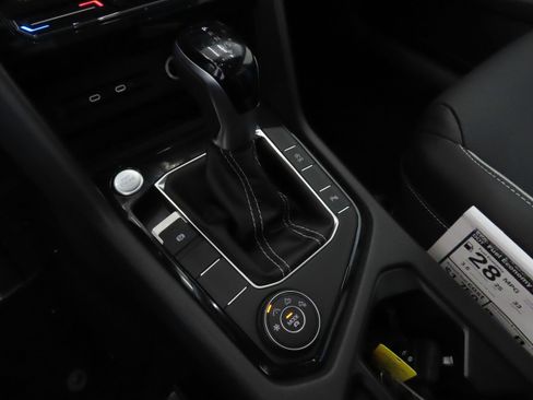 New 2026 Volkswagen Taos SEL AWD/4WD image 17