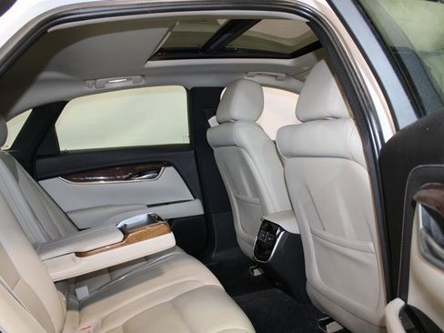 Used 2018 Cadillac XTS Luxury image 11