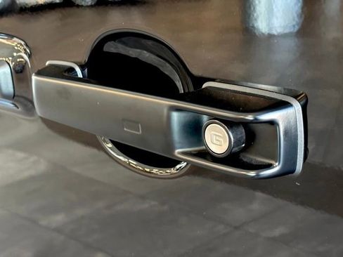 Used 2025 Mercedes-Benz G 550 image 10