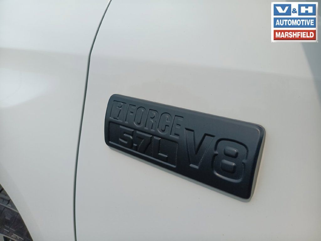 Used 2019 Toyota Tundra SR5 w/ TRD Off Road Package AWD/4WD image 5