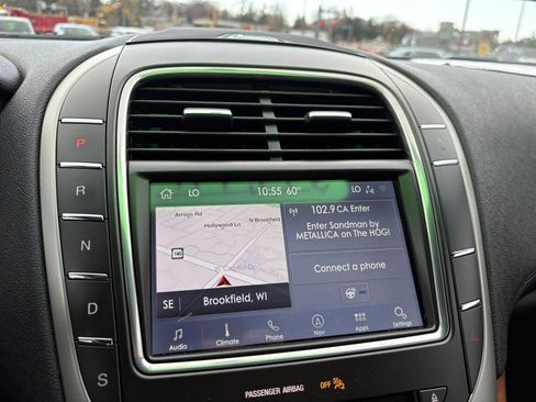 Used 2020 Lincoln Nautilus Reserve AWD/4WD image 9