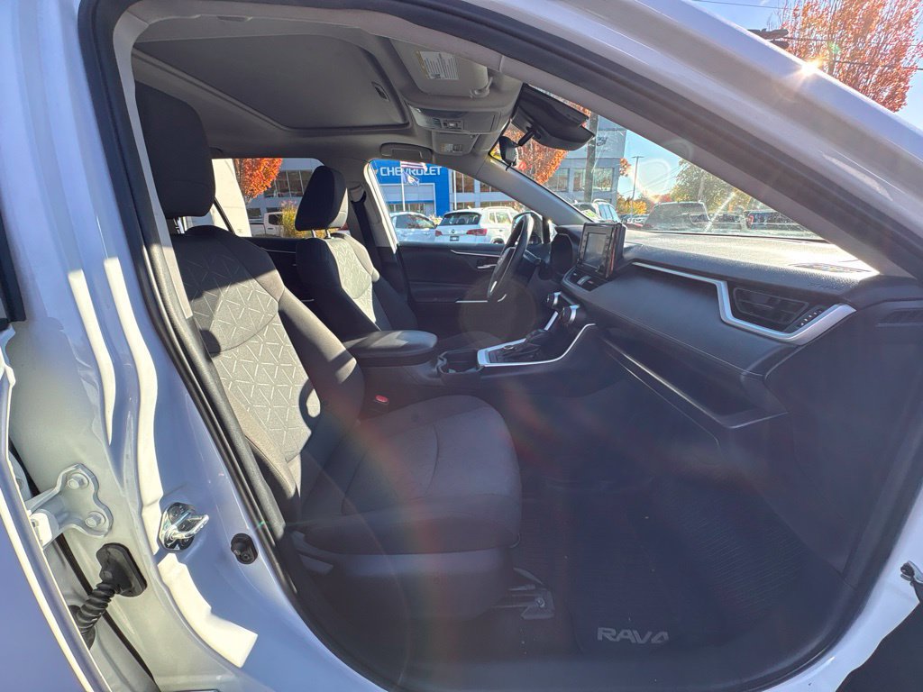 Certified 2020 Toyota RAV4 XLE w/ Convenience Package AWD/4WD image 10