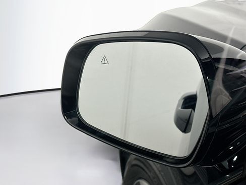 Used 2024 Kia Sorento S w/ Panoramic Sunroof Package FWD image 16