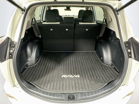 Used 2017 Toyota RAV4 XLE FWD image 29