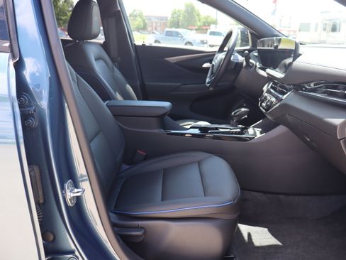 Used 2024 Buick Envista Sport Touring w/ Convenience I Package FWD image 12