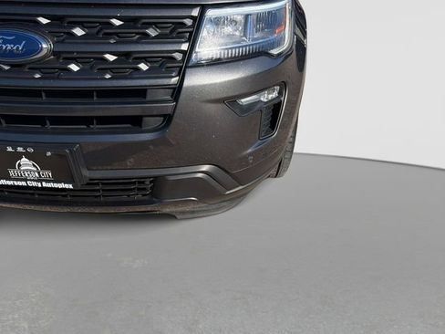 Used 2019 Ford Explorer XLT w/ Equipment Group 202A AWD/4WD image 10