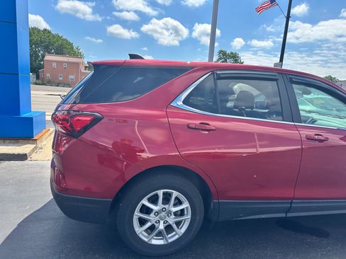 Used 2024 Chevrolet Equinox LT w/ LPO, Floor Liner Package AWD/4WD image 9