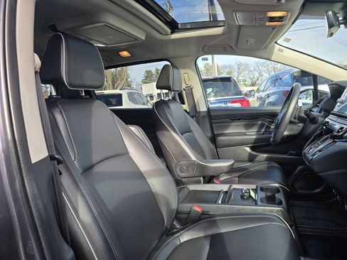 Used 2025 Honda Odyssey Touring image 12