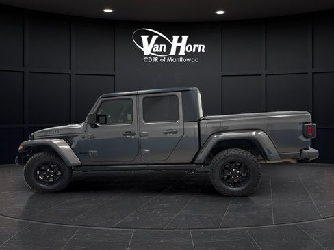 Used 2022 Jeep Gladiator Sport AWD/4WD image 4