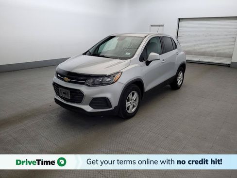 Used 2021 Chevrolet Trax LS w/ Tint and Cruise Package FWD image 1