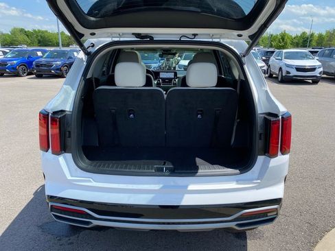 Certified 2023 Kia Sorento SX image 28