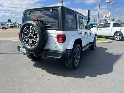 Used 2023 Jeep Wrangler Unlimited Sahara AWD/4WD image 17