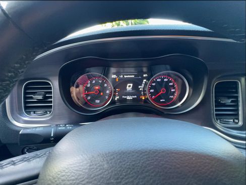 Used 2017 Dodge Charger SE RWD image 14