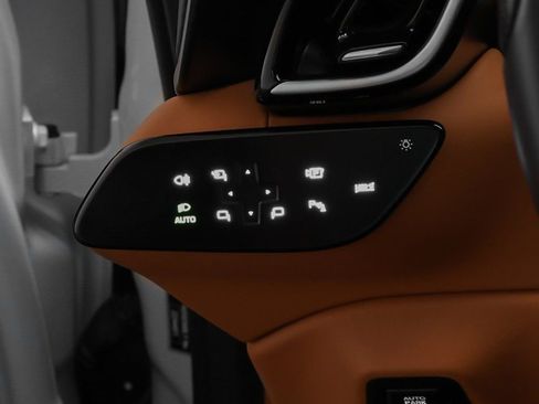 Certified 2024 Ferrari Roma Spider RWD image 46
