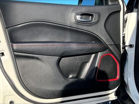 Used 2018 Jeep Compass Trailhawk w/ Leather Interior Group image 25