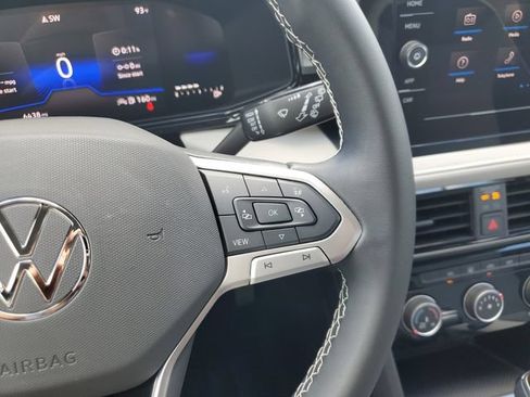 Certified 2025 Volkswagen Taos S FWD image 32