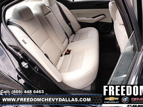 Used 2025 Nissan Altima 2.5 SV image 12