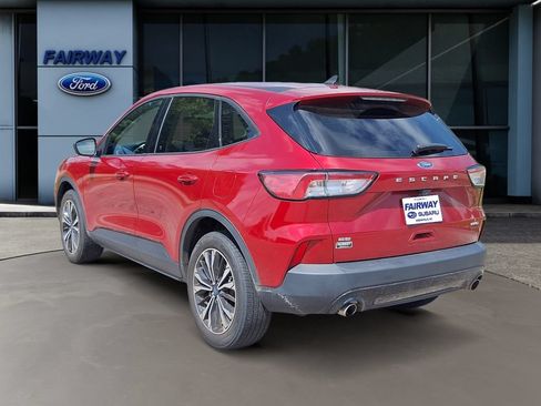 Used 2021 Ford Escape SE w/ SE Sport Appearance Package AWD/4WD image 3