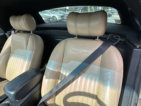 Used 2005 Ford Thunderbird RWD image 16