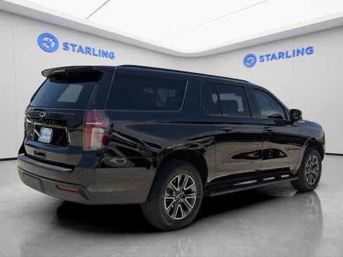 Certified 2024 Chevrolet Suburban Z71 w/ Luxury Package AWD/4WD image 9
