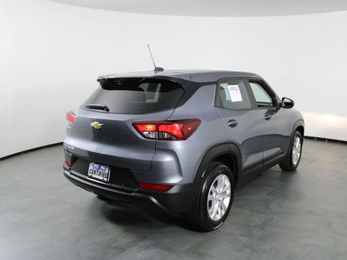 Used 2022 Chevrolet TrailBlazer LS FWD image 3
