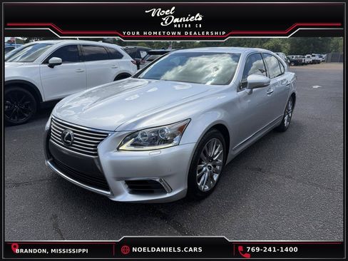 Used 2017 Lexus LS 460 w/ Comfort Package RWD image 1