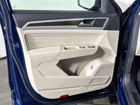 Certified 2023 Volkswagen Atlas SE w/ Panoramic Sunroof Package image 7