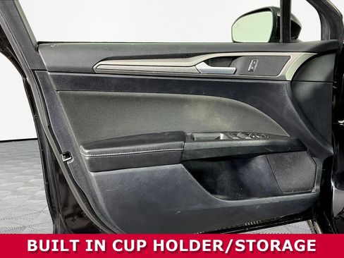 Used 2020 Ford Fusion SE FWD image 18