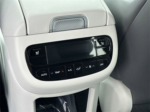 New 2026 Hyundai Ioniq 9 SEL image 16