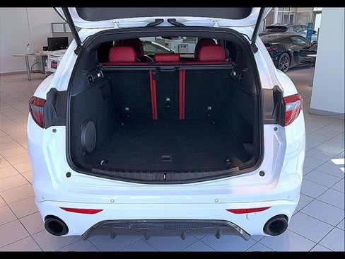 Used 2023 Alfa Romeo Stelvio Veloce AWD/4WD image 8