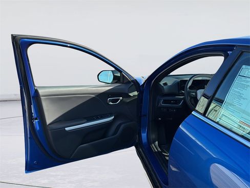 New 2025 Kia K4 GT-Line w/ GT-Line Sunroof Package image 11