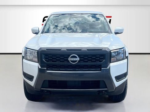 Used 2025 Nissan Frontier SV AWD/4WD image 2