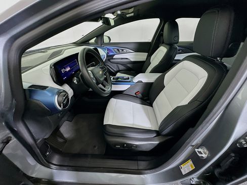Used 2025 Chevrolet Equinox EV LT FWD image 13