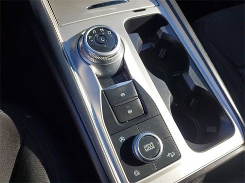 Used 2023 Ford Explorer XLT image 29