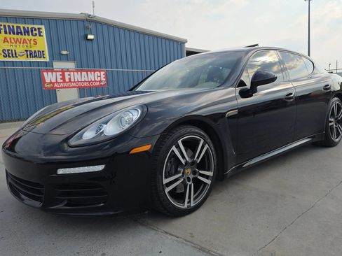Used 2015 Porsche Panamera 4 image 3