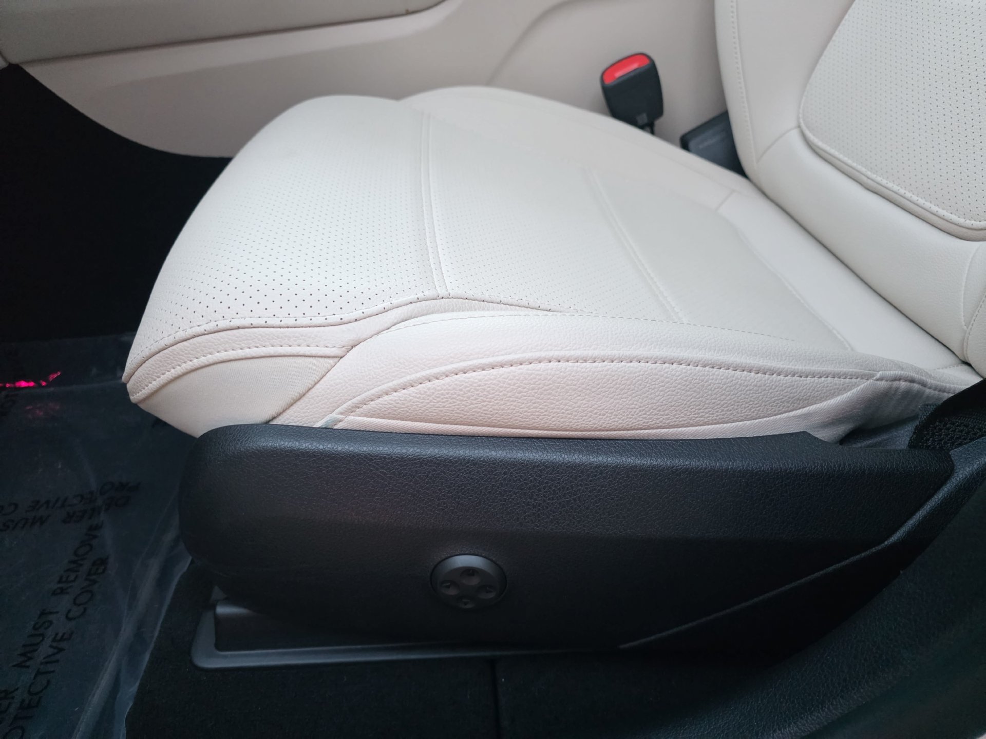 Certified 2026 Mercedes-Benz GLC 350e 4MATIC image 28