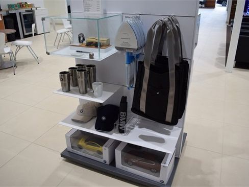 Used 2025 Mercedes-Benz C 300 4MATIC Sedan image 51