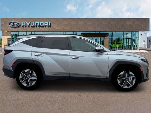 New 2026 Hyundai Tucson SEL FWD image 9