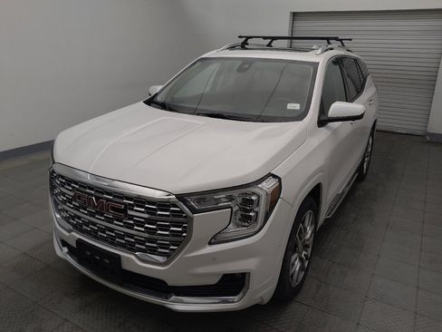 Used 2022 GMC Terrain Denali w/ Denali Premium Package AWD/4WD image 15