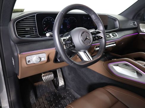 Used 2025 Mercedes-Benz GLS 450 4MATIC image 30